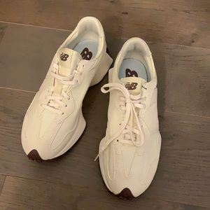 Brand new New balance 327 Angola with sea salt